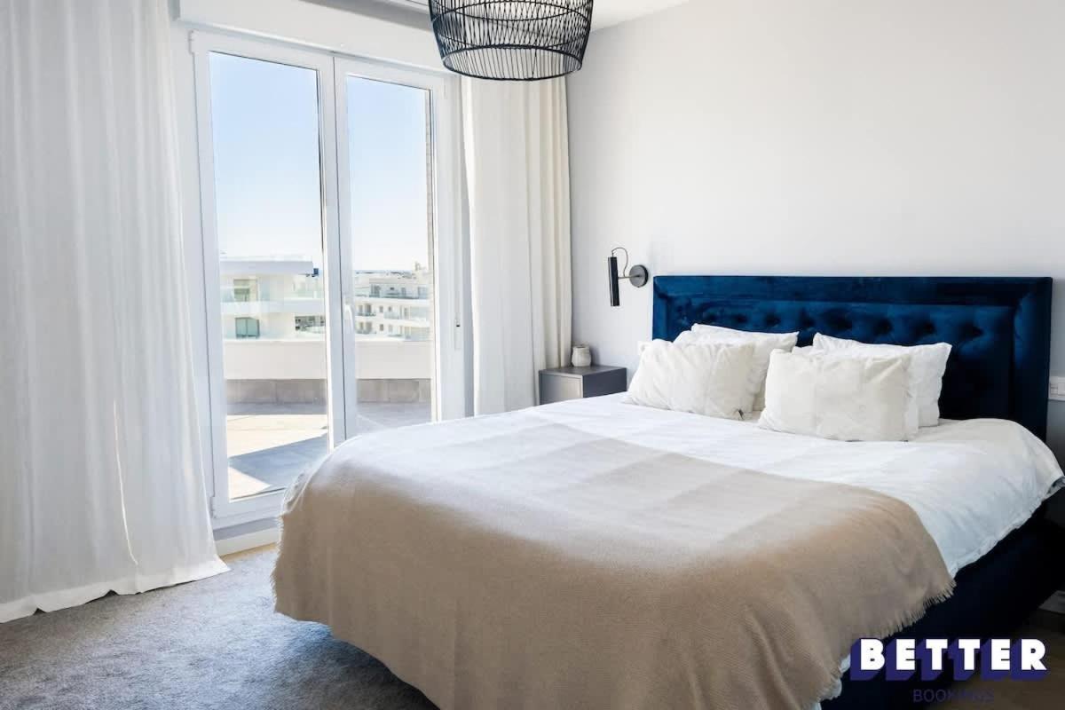 Prime Penthouse Location By Better Bookings Apartment