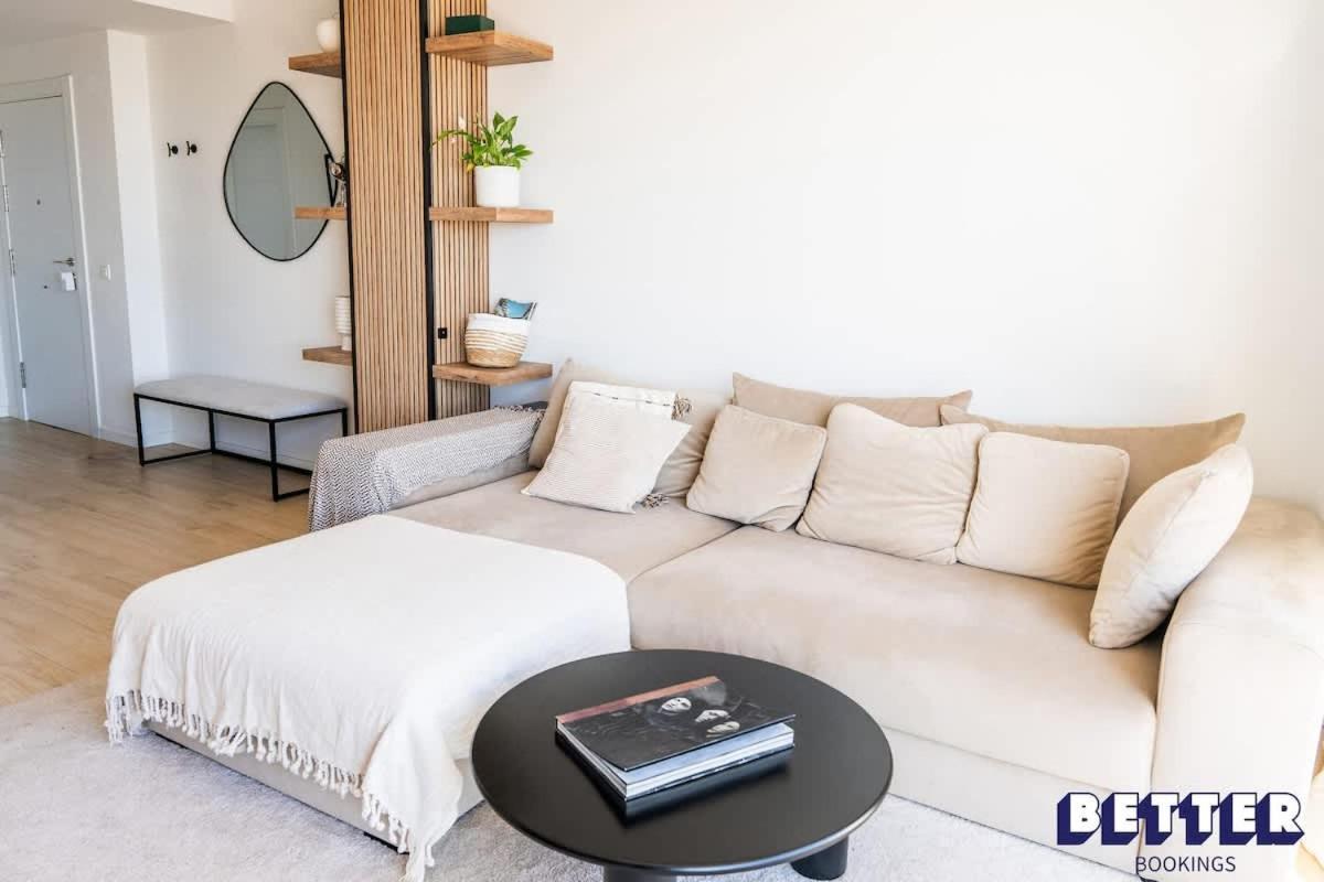 Prime Penthouse Location By Better Bookings Apartment *